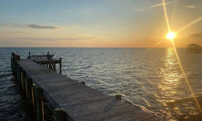 Colington Apartment | Colington Vista-Sound Views & Dock Access in KDH