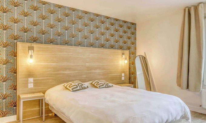 Annemasse Apartment | Colivi Suite Annemasse: Proche Gare, Salon Séparé