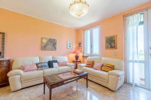 Quinto al Mare Apartment | Colle Degli Ometti Vintage Chic Flat