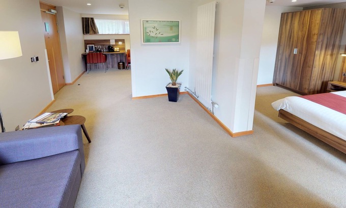 Thorpe Satchville Hotel | College Court