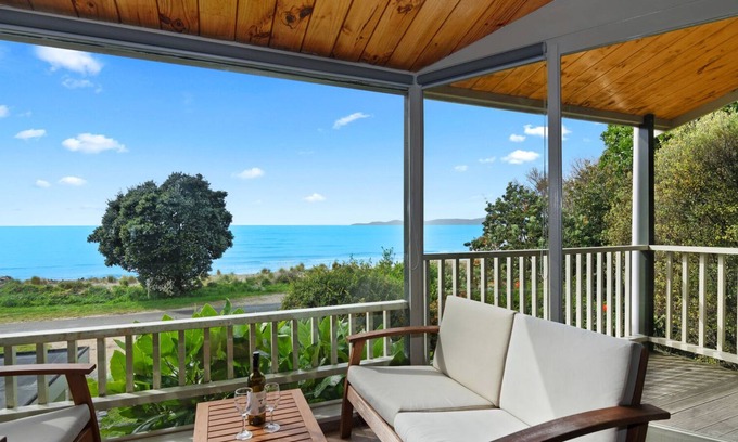 Collingwood House | Collingwood Beach House - Golden Bay Holiday Home