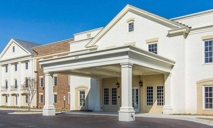 Williamsburg Resort | Colonial Williamsburg Getaway: 1BR Premium at Patrick Henry Square