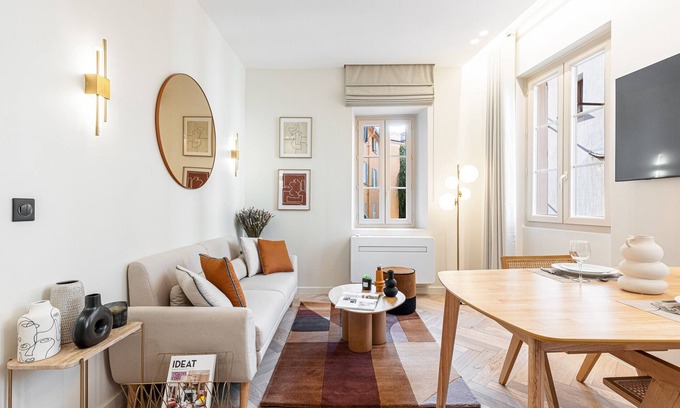 Carabacel Apartment | Colorful magnificient 2-room apartment - Contemporary decoration - AC - Old town