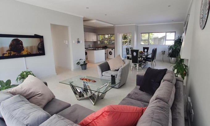 Edenvale House | Colourful Horizons