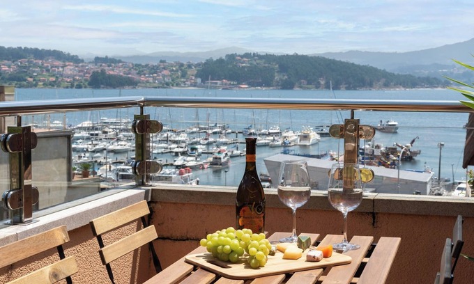 Combarro Apartment | Combarro Beach Blue