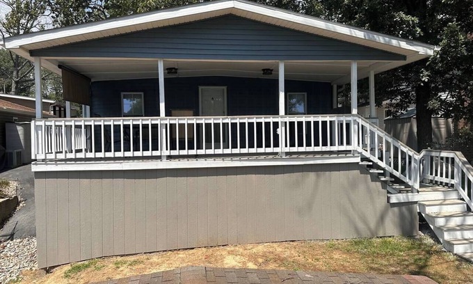 Marion House | Come and enjoy our beautiful lake house that’s perfect for making memories