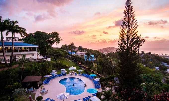 Charlotte House | Come Create Memories w/ Fun-filled Adventures at this Paradise! 4 Relaxing Units