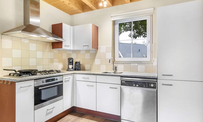Witteveen House | Comfort 10-person bungalow in the holiday park Landal Orveltermarke