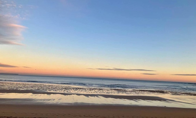 Gijon-Este Condo | Comfort And Convenience At Las Marias | Only Adults