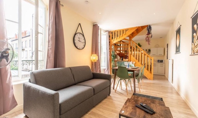 Clermont Ferrand City Centre Apartment | Comfort and Space 12pers center