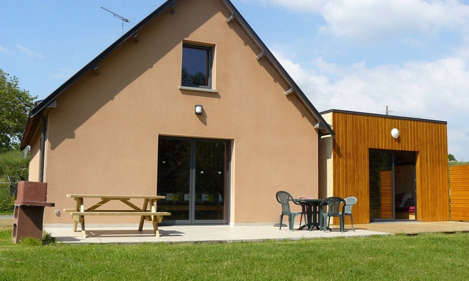 Saint-Martin-des-Champs House | Comfortable cottage with spa in Mont St Michel Bay