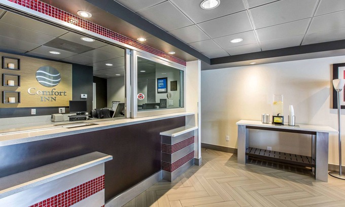 Sunset Junction Hotel | Comfort Inn Los Angeles near Hollywood