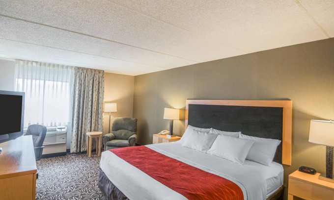 Lindbergh Lawns Hotel | Comfort Inn - NYS Fairgrounds