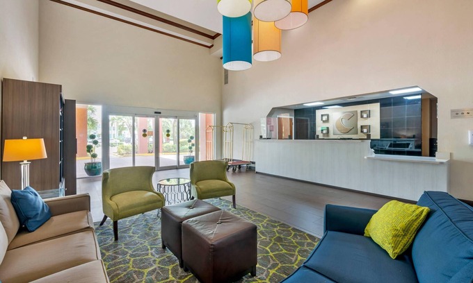 Survey Creek Hotel | Comfort Inn & Suites Fort Lauderdale West Turnpike