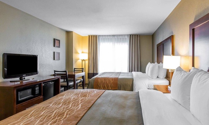 Pierpont Bay Hotel | Comfort Inn & Suites Ventura Beach