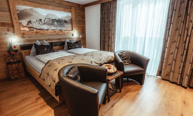 Dorfgastein Bed & Breakfast | Comfort multi-bed room, bath, WC, 1 bedroom - Walcher, Gasthof