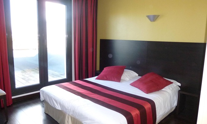 Belleville-sur-Loire Hotel | COMFORT room on the garden side