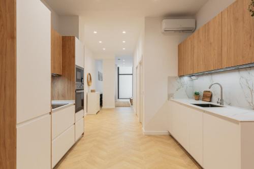 Benicalap Apartment | Comfort Stay for 7 pax - Terrace & Jacuzzi