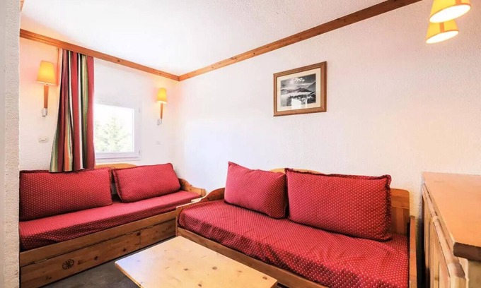 Eclose-Ouest Apartment | Comfort Studio (sleeps 5)
