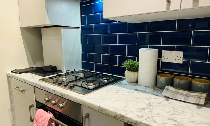 Ashton-under-Lyne House | Comfort Suite in Manchester