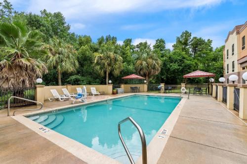 Daphne Hotel | Comfort Suites Daphne - Mobile East Bay