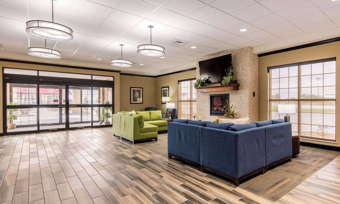 Liberal Hotel | Comfort Suites Liberal North