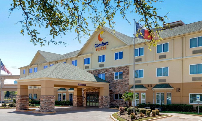 Park Central Hotel | Comfort Suites North Dallas