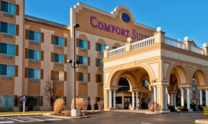 South Bend Hotel | Comfort Suites University Area Notre Dame - South Bend