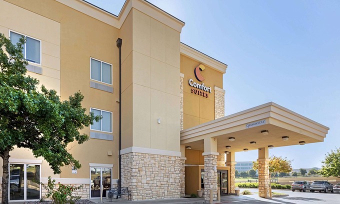 West Dallas Hotel | Comfort Suites West Dallas - Cockrell Hill