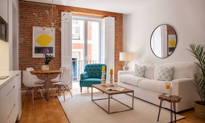 Centro Apartment | Comfortable 1 bedroom apt - 2 Minutes from Puerta del Sol