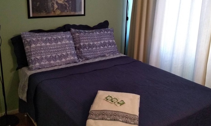 Asa Sul Apartment | Comfortable 1 bedroom apartment w / Maq. Wash, Wi-Fi and Cable TV on SQS 410.
