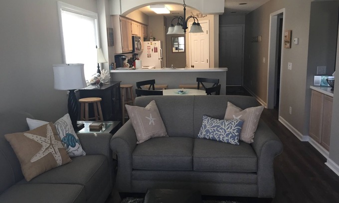 Cherry Grove Beach Condo | Comfortable 2BR - 2BA Cherry Grove Beach Condo at Tilghman Shores