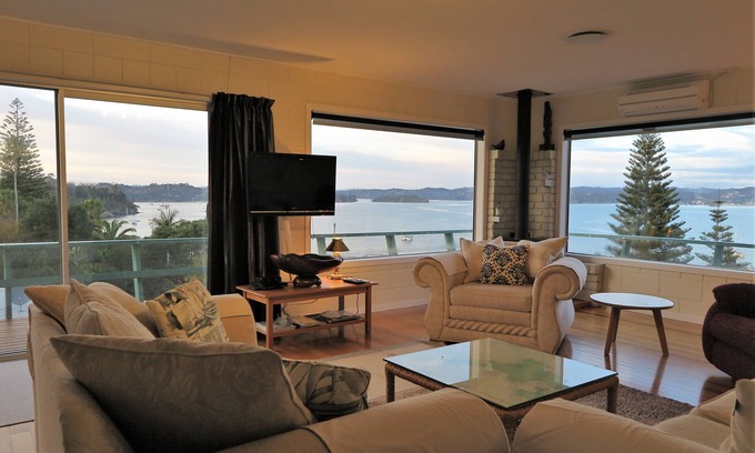Russell House | Comfortable 3 bed-roomed home with harbour views. Hear kiwi at night!