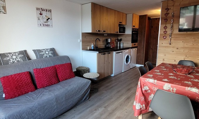 Le Praz de Lys Apartment | COMFORTABLE 3-BEDROOM APARTMENT