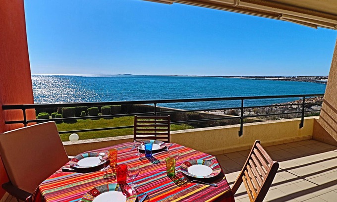 Sete Apartment | Comfortable 35m² apartment with terrace and WIFI in Sète, 2 stars