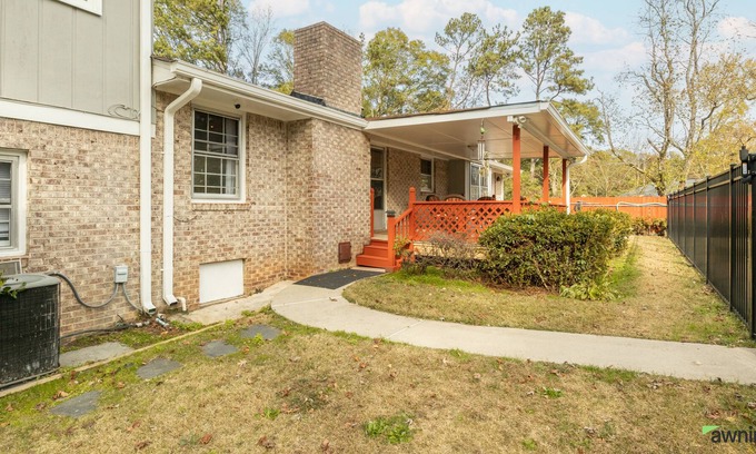 Stone Mountain House | Comfortable 4BR w/ AC + Wi-Fi in Stone Mountain