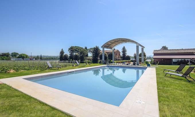 Montepulciano House | Comfortable accommodation in a farmhouse in the middle of a prestigious wine-growing area in the hil