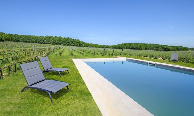 Montepulciano House | Comfortable accommodation in a farmhouse in the middle of a prestigious wine-growing area in the hil