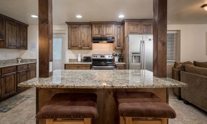 Highland Apartment | Comfortable and Convenient Guest Apartment