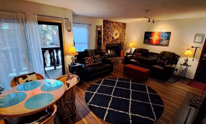 Angel Fire Condo | Comfortable and cozy retreat with Free ski shuttle