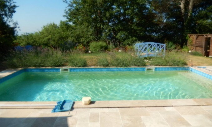 Lorgues Apartment | Comfortable and stylish poolside apartment in Lorgues