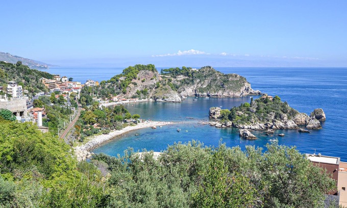 Linguaglossa Apartment | Comfortable apartment with balcony