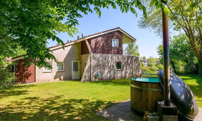 Vlagtwedde Cottage | Comfortable bungalow for 8 persons