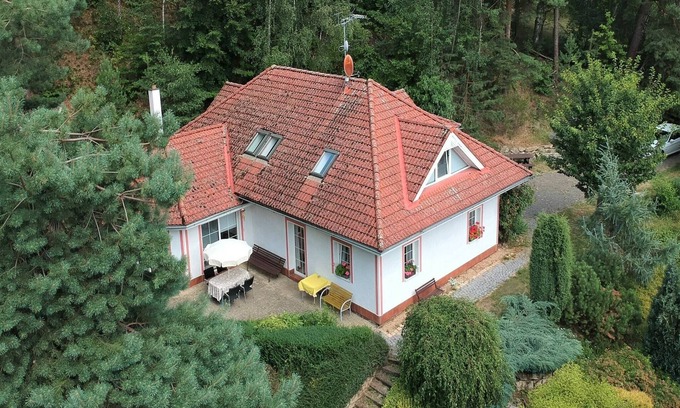 Klokoci House | Comfortable detached house with large garden