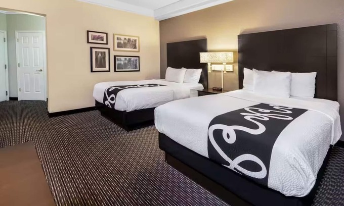 Superstition Springs Hotel | Comfortable Double-Bed Room, La Quinta Inn - 2 Family Ready Rooms