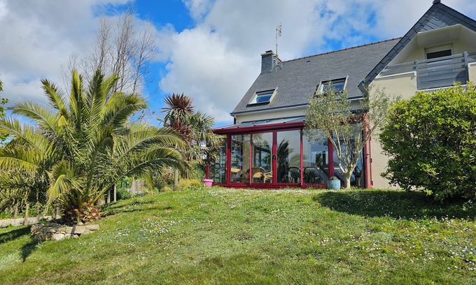 Crozon House | Comfortable family home a stone's throw from the GR34 and beaches