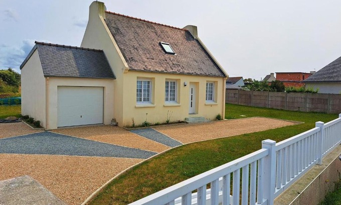 Plouguerneau House | Comfortable holiday home near the beach