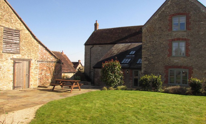 South Cheriton Other | Comfortable large farmhouse perfect for family country holidays