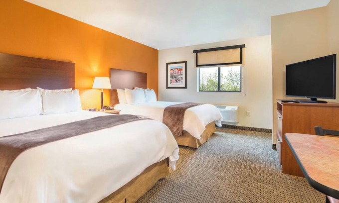 North Las Vegas House | Comfortable Room with Full Kitchen and Parking!