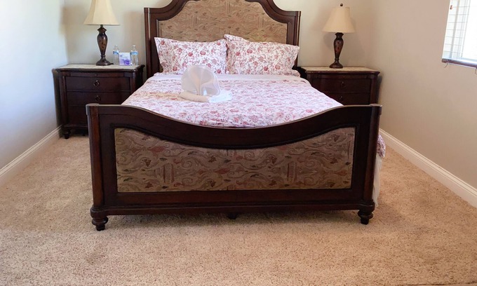 Eastvale House | Comfortable Rooms #201 In A House: Queen Bed + Free WiFi + Work Desk